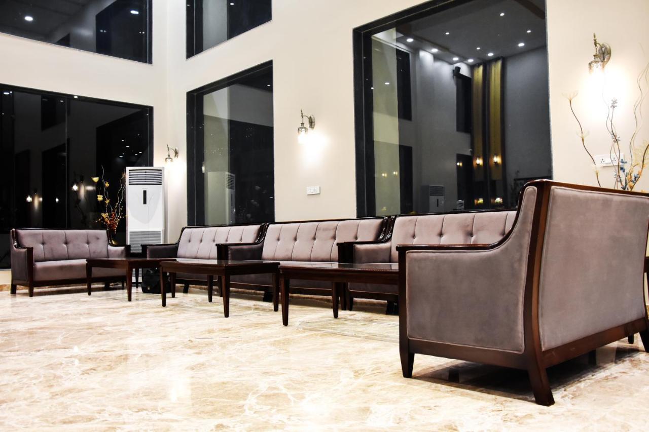 Hotel Platinum Shravasti Katra  Exterior photo