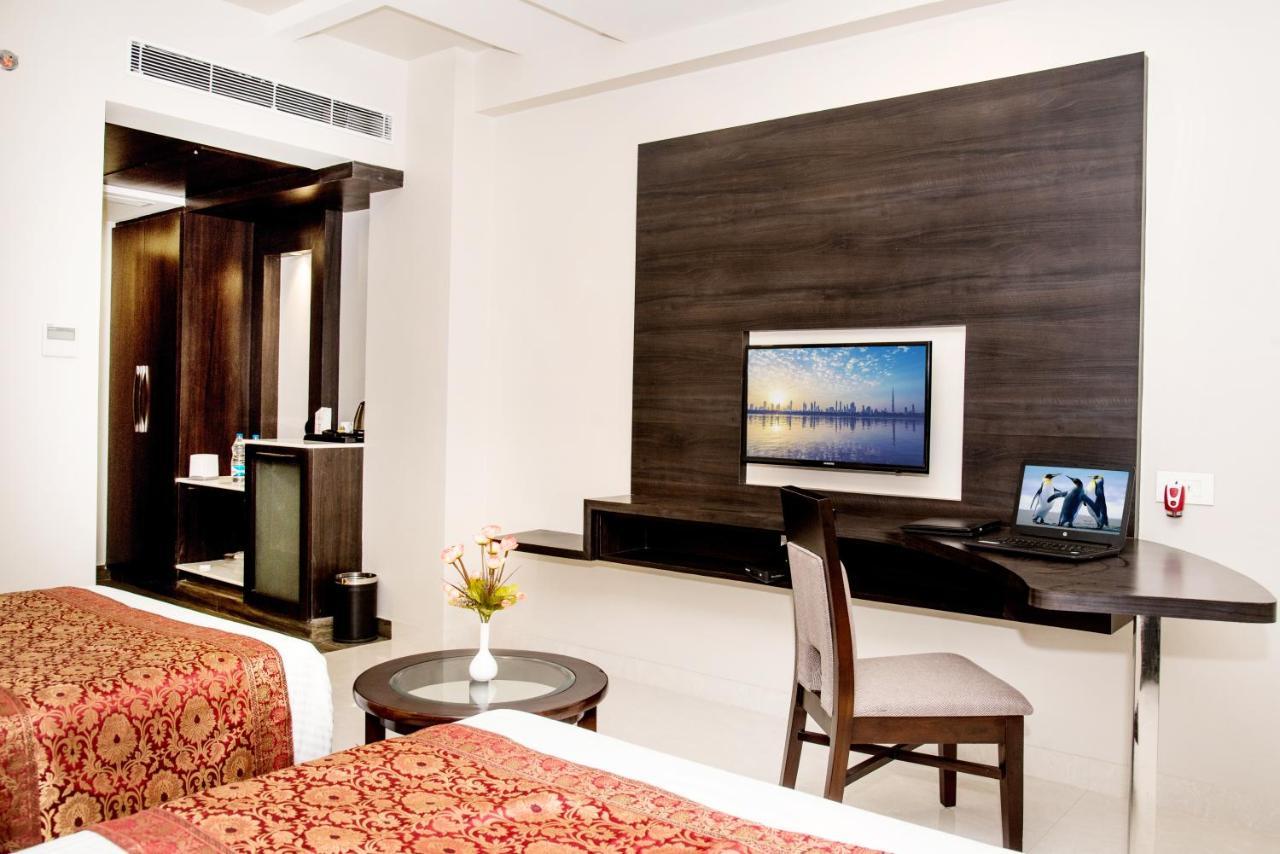 Hotel Platinum Shravasti Katra  Exterior photo