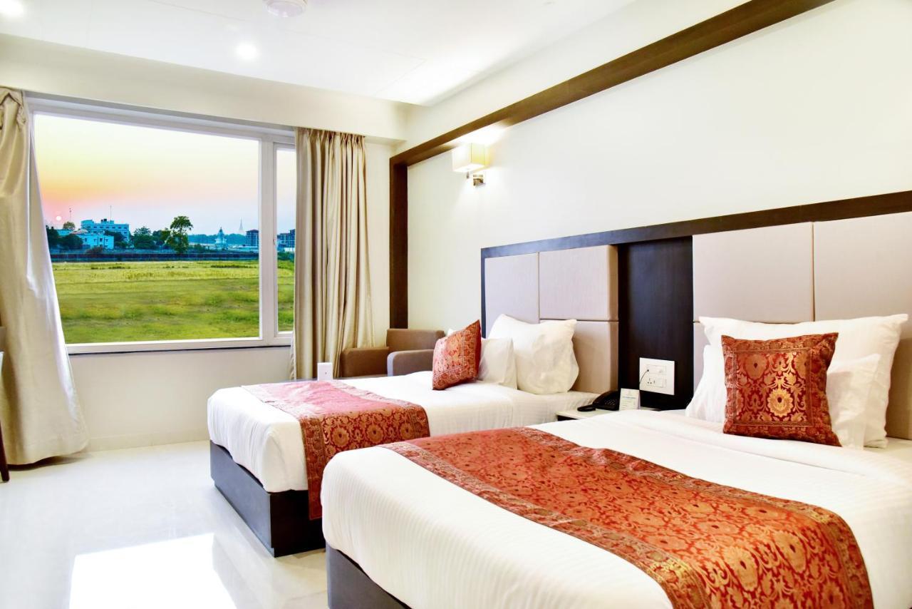 Hotel Platinum Shravasti Katra  Exterior photo