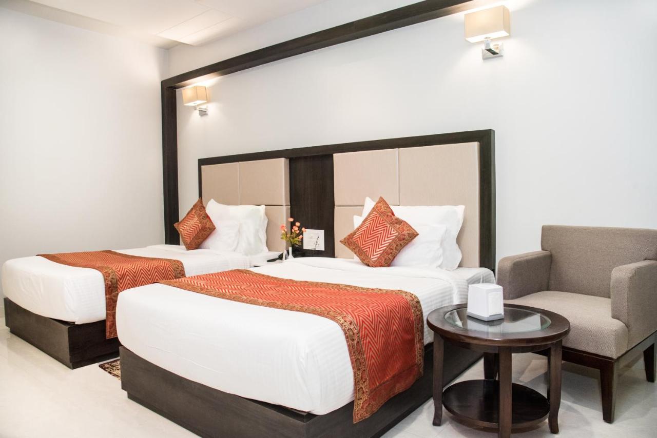 Hotel Platinum Shravasti Katra  Exterior photo