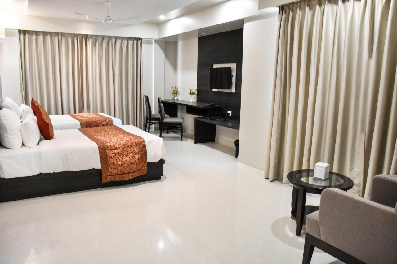 Hotel Platinum Shravasti Katra  Exterior photo