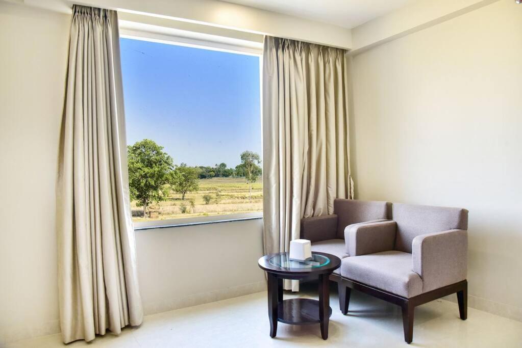Hotel Platinum Shravasti Katra  Exterior photo