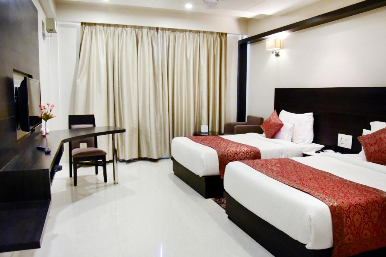 Hotel Platinum Shravasti Katra  Exterior photo
