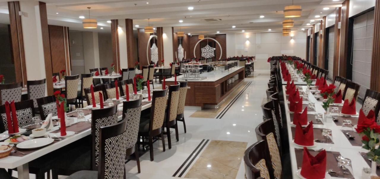 Hotel Platinum Shravasti Katra  Exterior photo